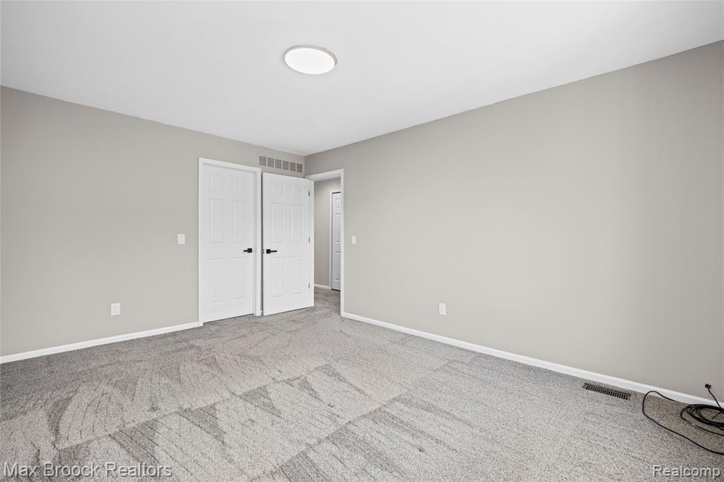 6664 Apple Blossom Trail, West Bloomfield, MI — Photo 48