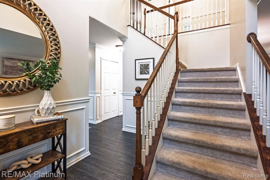 6103 SHADETREE Court, Howell, MI 48843 — Photo 4