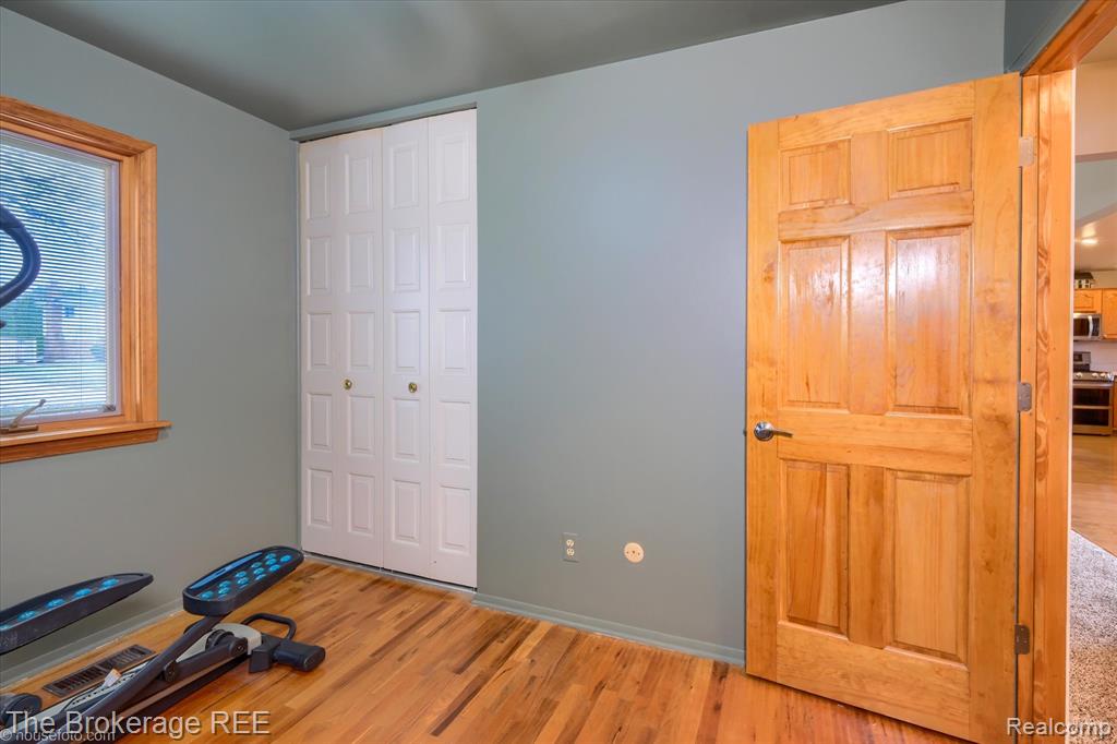 418 Windmill Point Drive, Flushing, MI 48433 — Photo 23