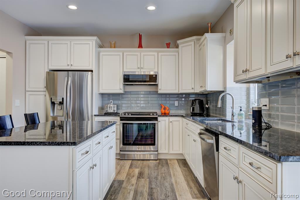68 FAIRWOOD Street, Ferndale, MI 48220 — Photo 19