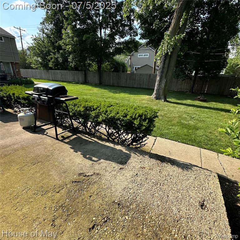 587 E 14 MILE Road, Birmingham, MI 48009 — Photo 4