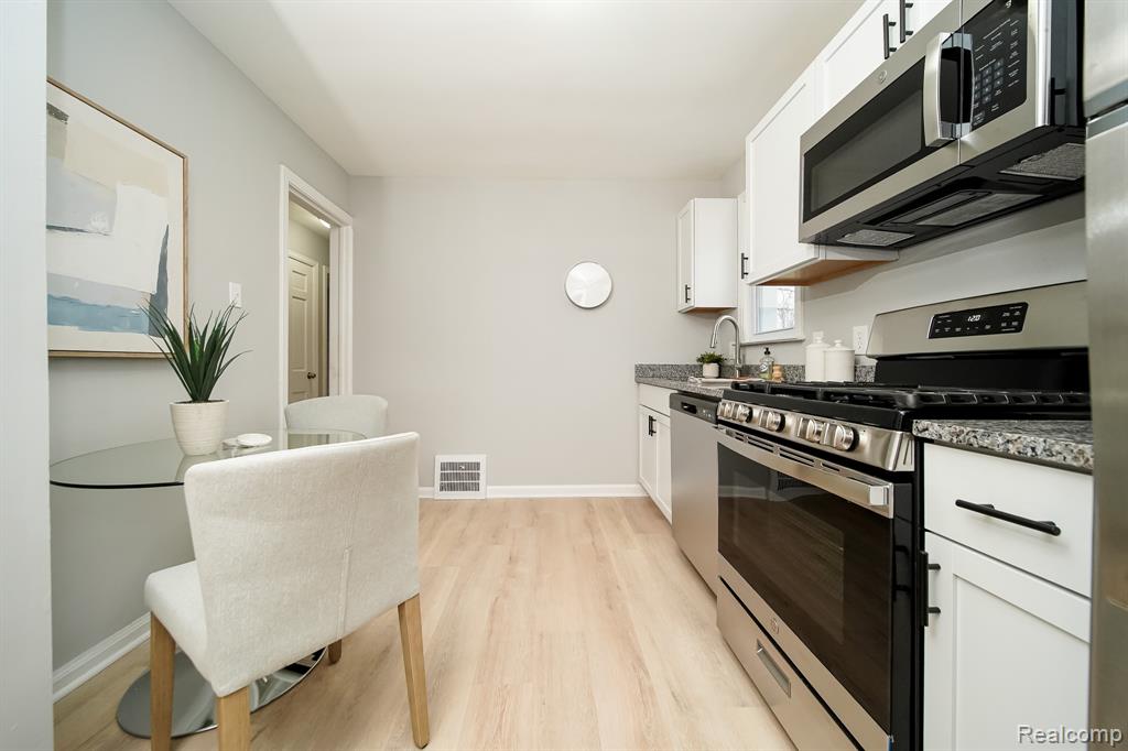 4643 S Hubbard Street, Wayne, MI 48184 — Photo 17