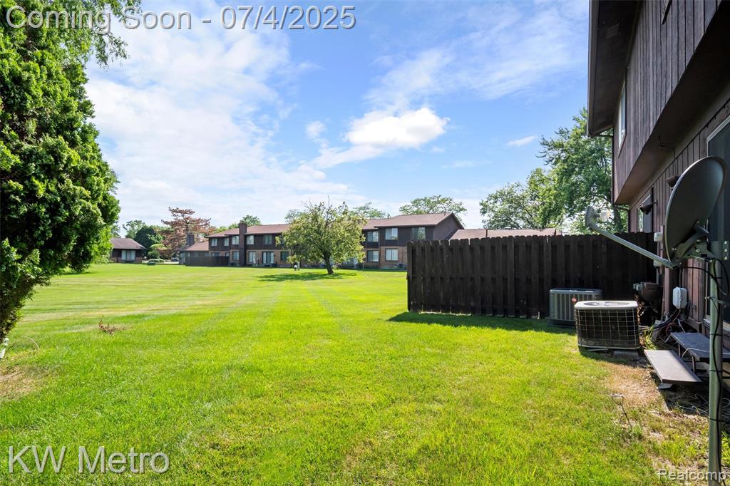26545 Summerdale Drive, Southfield, MI 48033 — Photo 14
