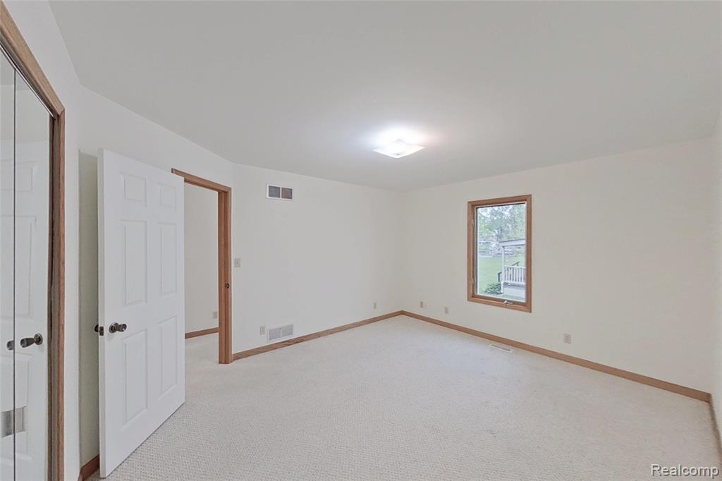 8844 RIVERSIDE Drive, Brighton, MI 48116 — Photo 20