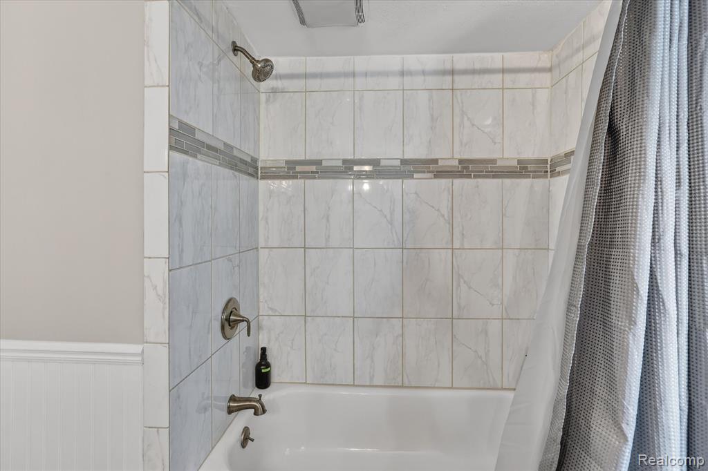 986 Pine Road, Bay City, MI 48706 — Photo 30