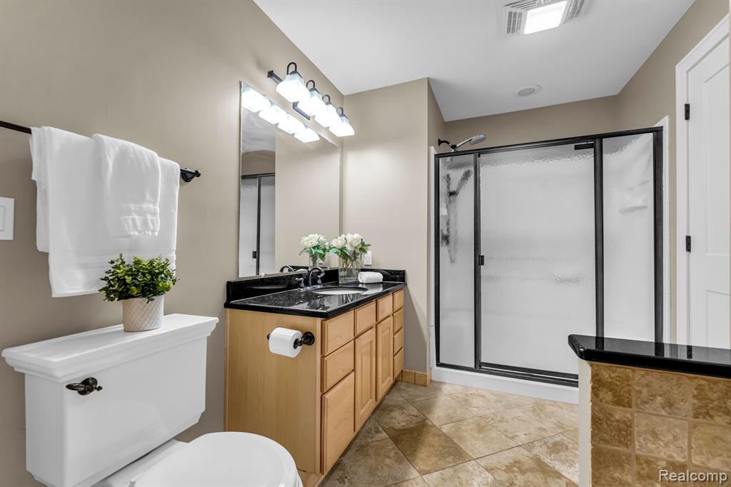 745 OAK BROOK RIDGE Drive, Rochester Hills, MI 48307 — Photo 17