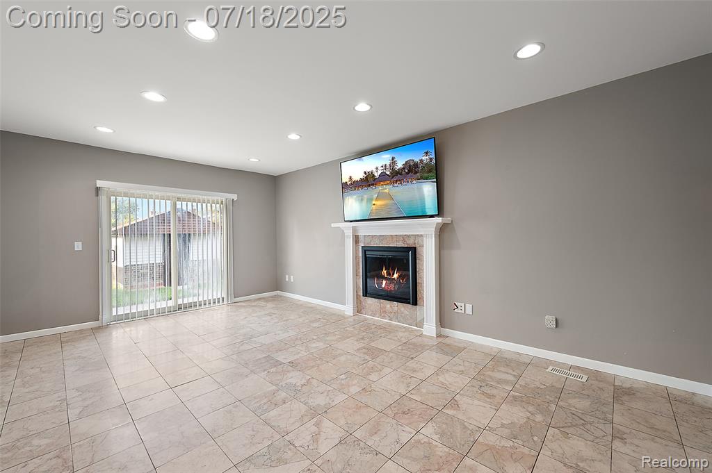 4152 Bloomfield Drive, Sterling Heights, MI 48310 — Photo 29