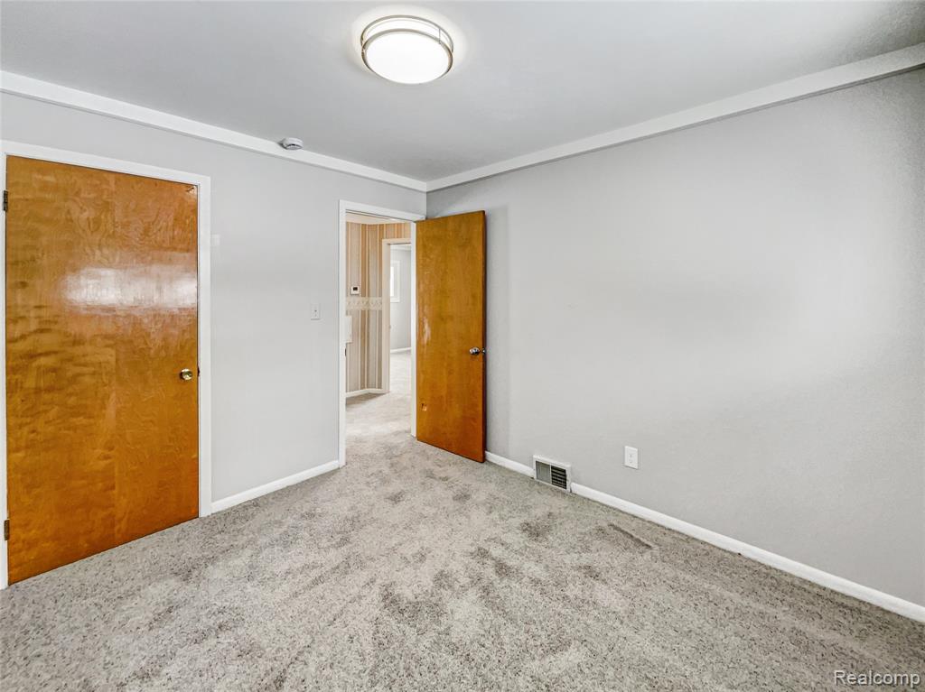 677 BELTON Street, Garden City, MI — Photo 15