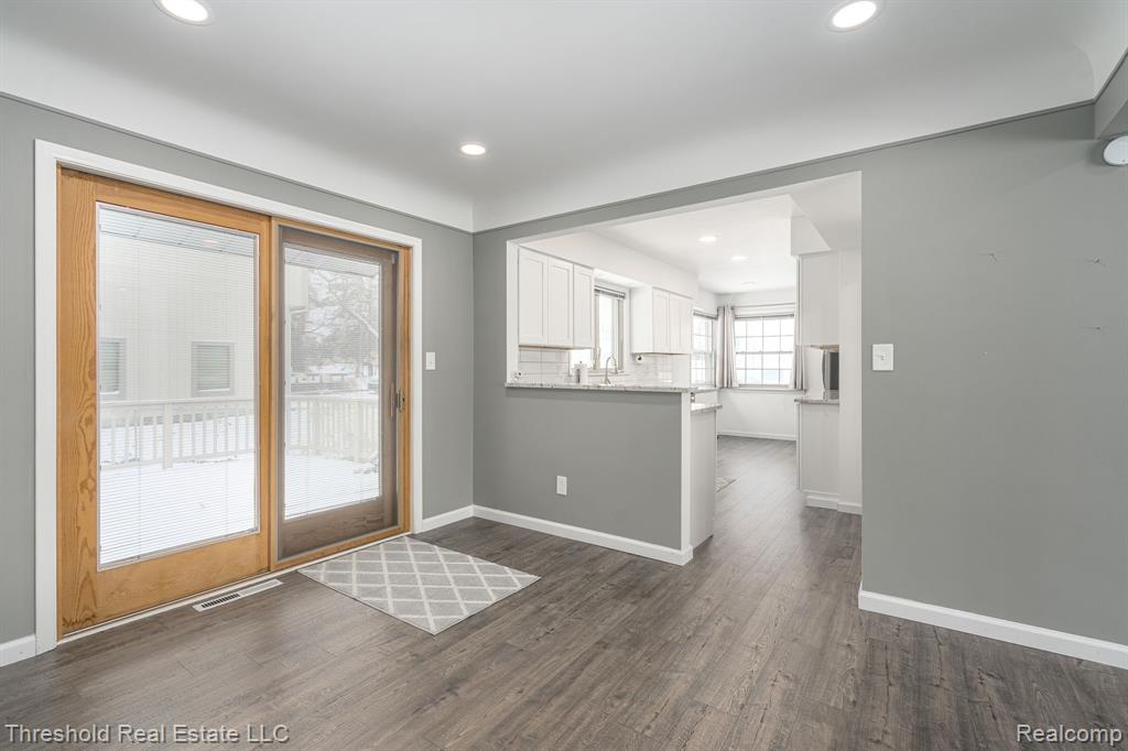 5595 Old Orchard Trail, Orchard Lake Village, MI 48324 — Photo 17