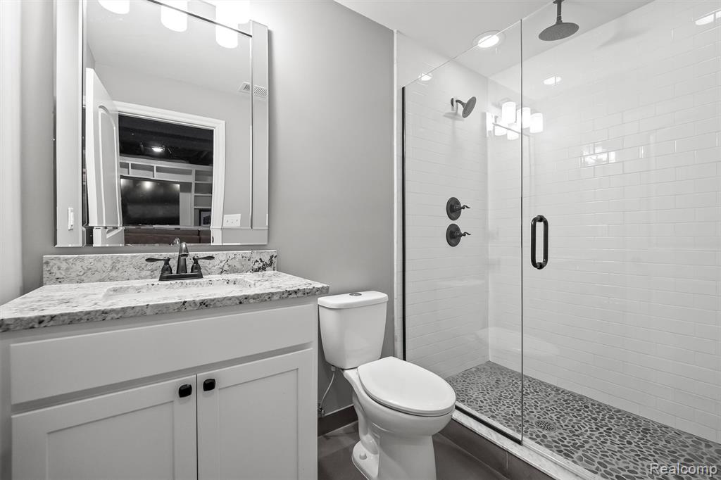 651 Davis Avenue, Birmingham, MI 48009 — Photo 24