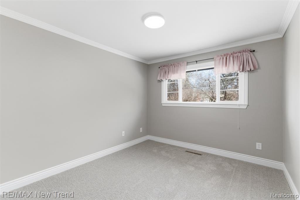1043 Westview Road, Bloomfield Hills, MI 48304 — Photo 26