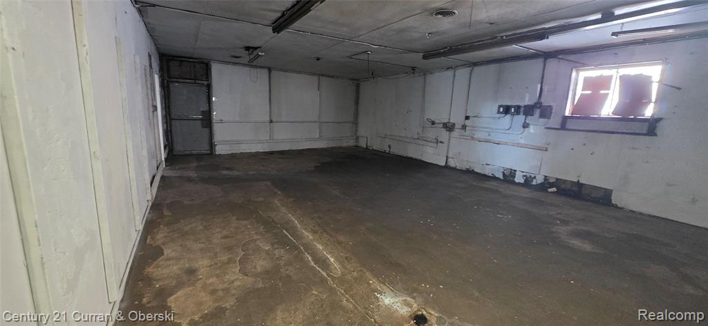 15282 Middlebelt Road - Photo 3
