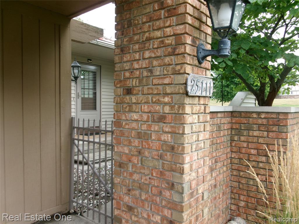 25111 Hamilton Court, 6, South Lyon, MI 48178