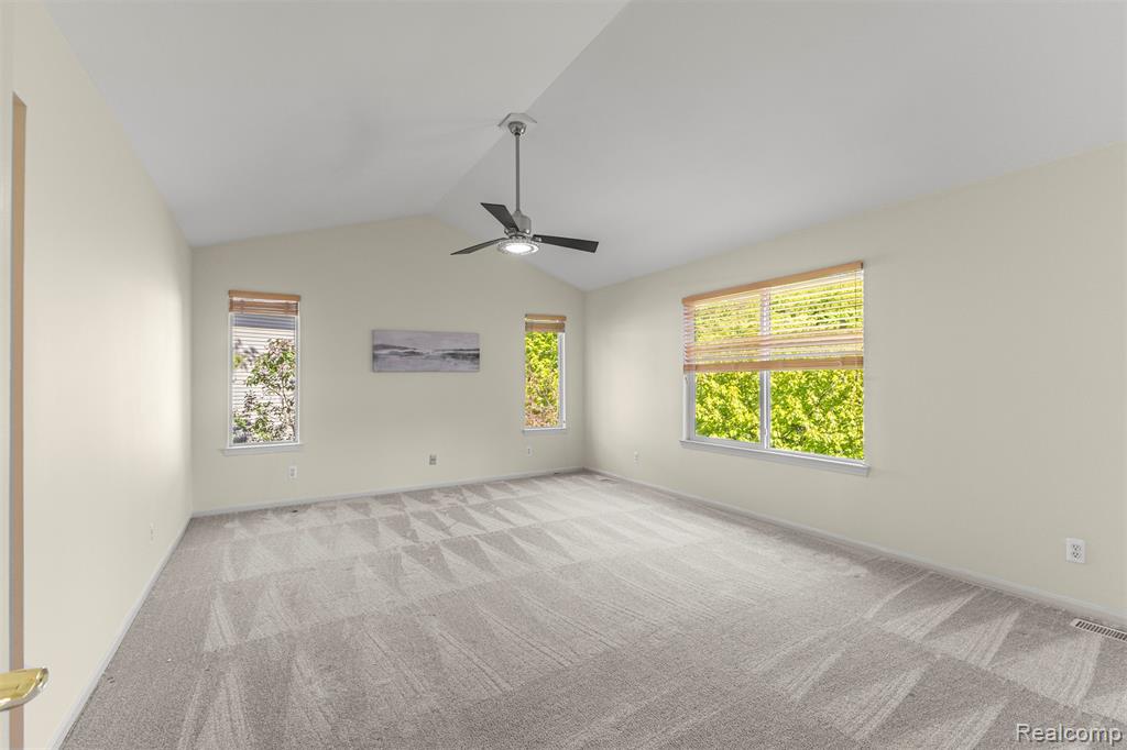 23395 Mission Lane, Farmington, MI 48335 — Photo 43