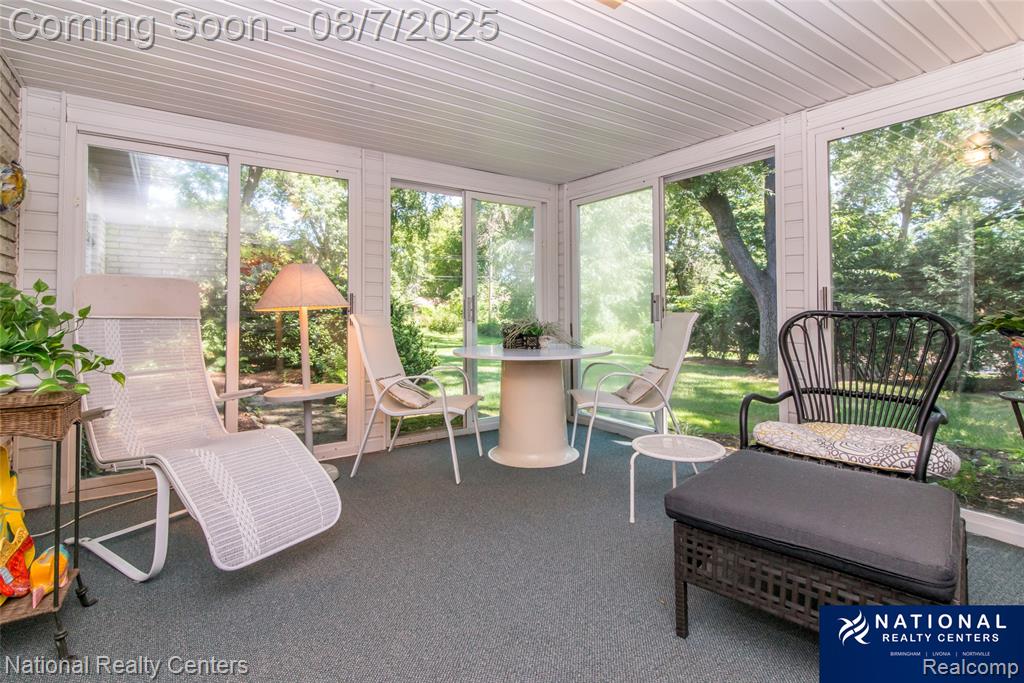 4933 Malibu Drive, Bloomfield Hills, MI 48302 — Photo 65