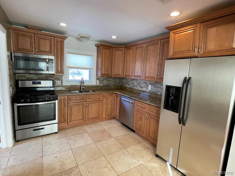 1240 WAGNER Avenue, Bloomfield Hills, MI, 48302