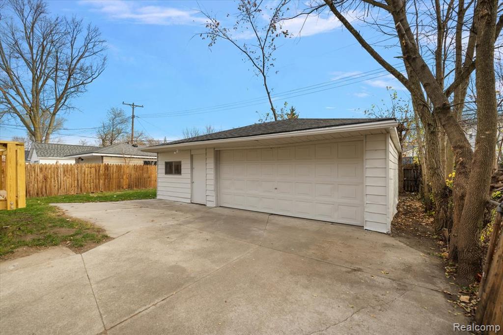 1888 Griffith Avenue, Berkley, MI 48072 — Photo 27
