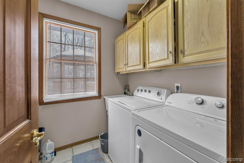 8121 Saint James Drive, Grosse Ile, MI 48138 — Photo 37