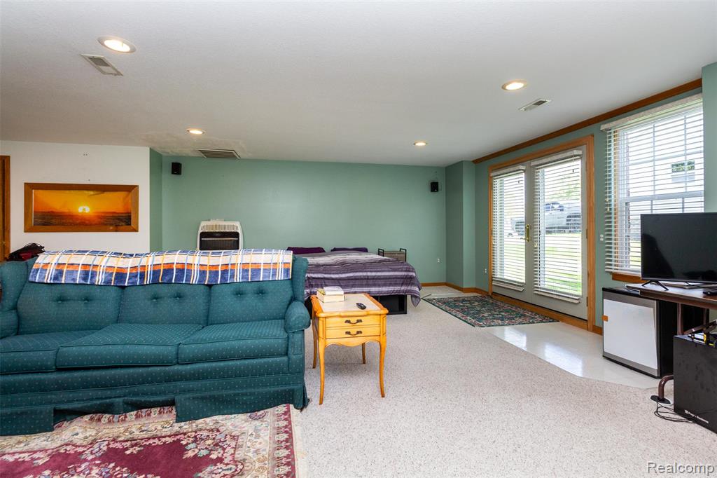 11270 Linda Kay, Goodrich Vlg, MI — Photo 30