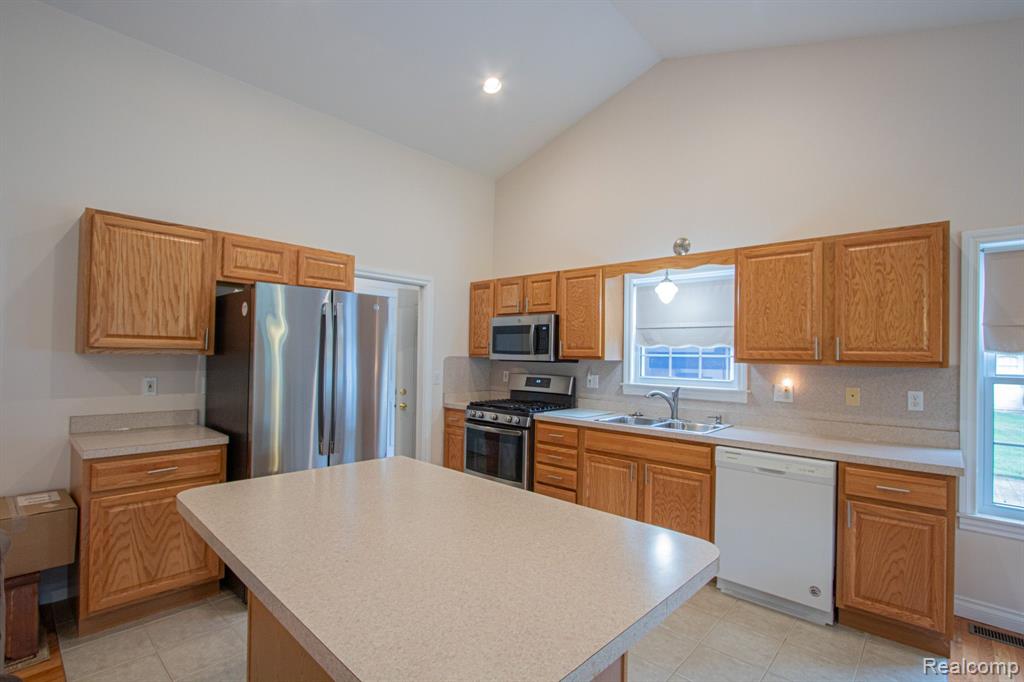 5112 BRYSON Lane, East China, MI — Photo 6