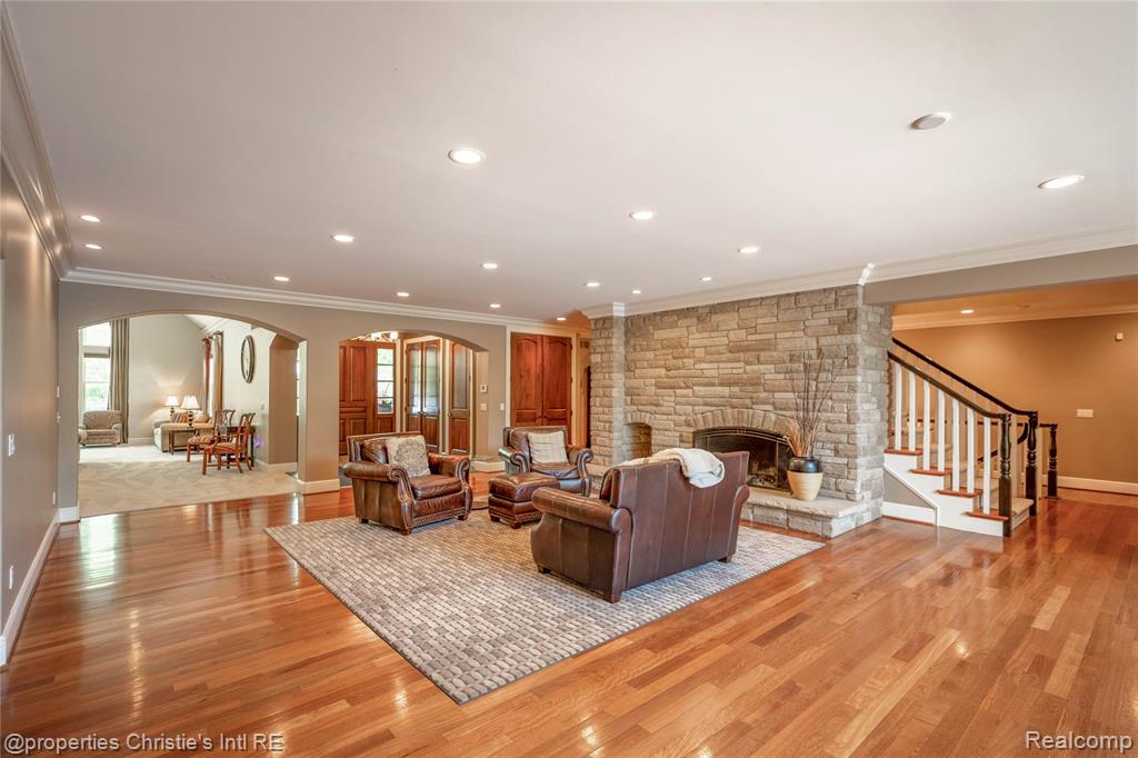 1330 Oxford Road, Beverly Hills, MI 48304 — Photo 12