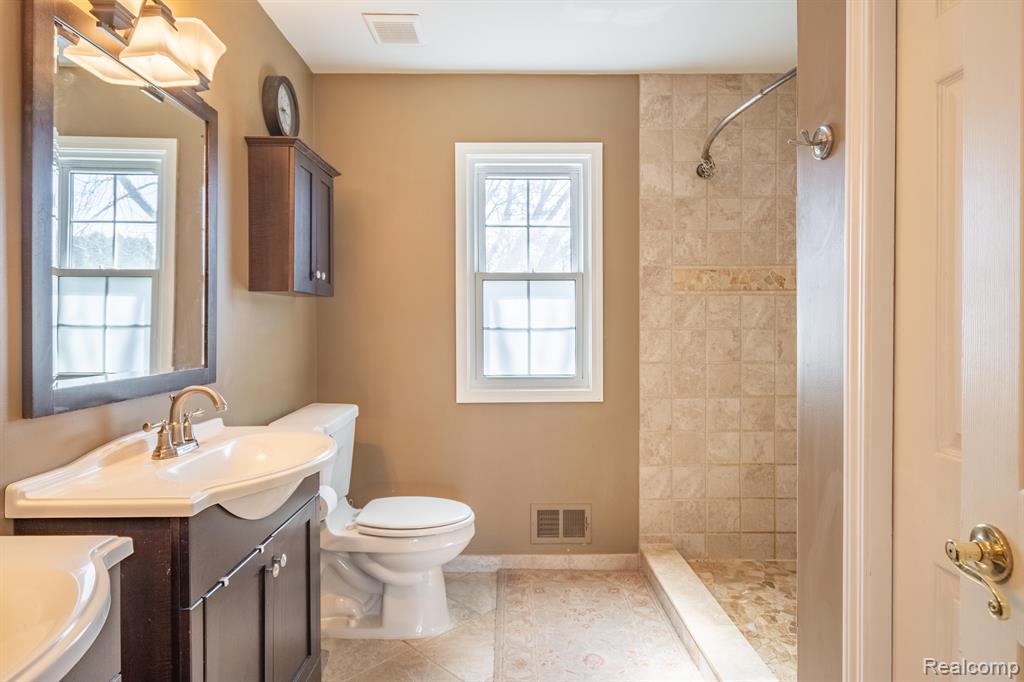 49035 QUAIL RUN Drive S, Plymouth, MI 48170 — Photo 41