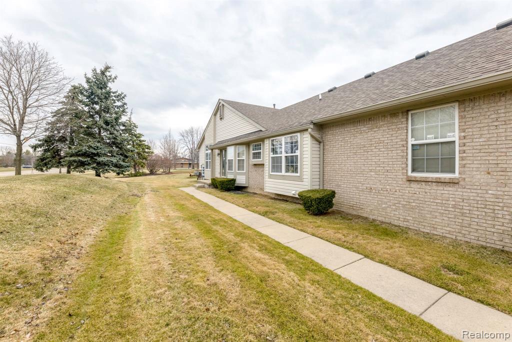 4021 RICHFIELD Drive, Sterling Heights, MI 48314 — Photo 3