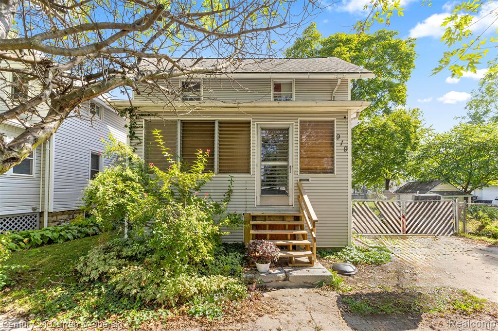 919 Harrison Street, Monroe, MI 48161 — front exterior