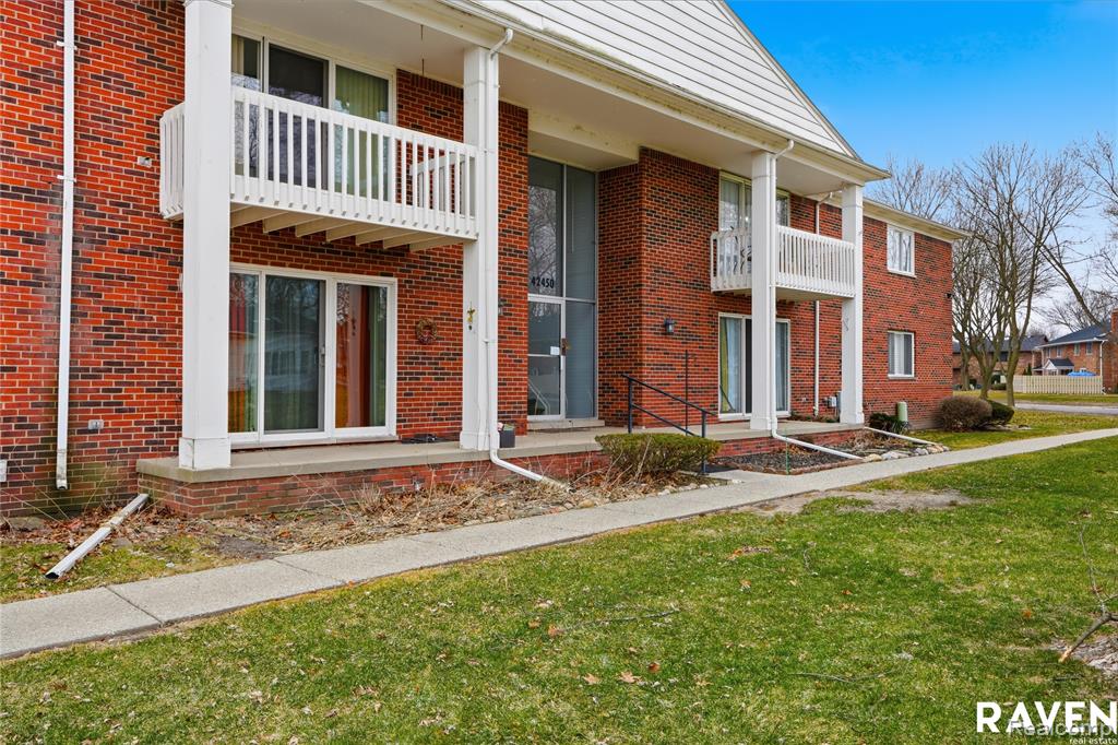 42450 Sheldon Place, 212, Clinton Twp, MI 48038 — Photo 2