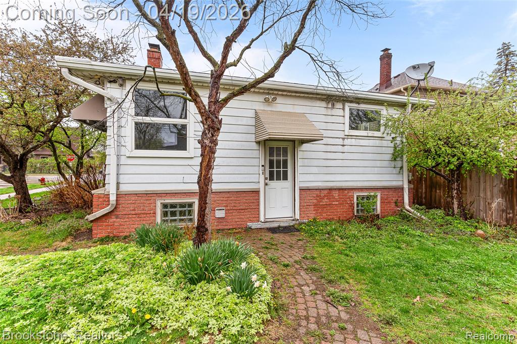 719 W 12 Mile Road, Royal Oak, MI 48073 — Photo 40