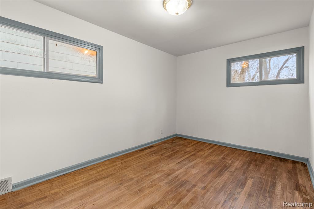 16186 Fenton Street, Detroit, MI 48219 — Photo 17