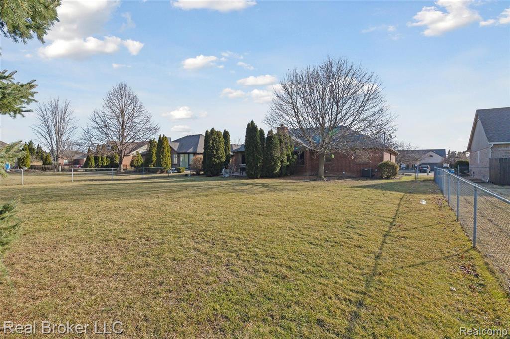 47095 STONY BROOK Drive, Macomb, MI 48044 — Photo 39