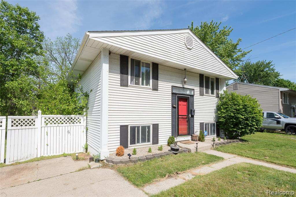 1107 Odessa Drive, Holly, MI 48442 — Photo 3