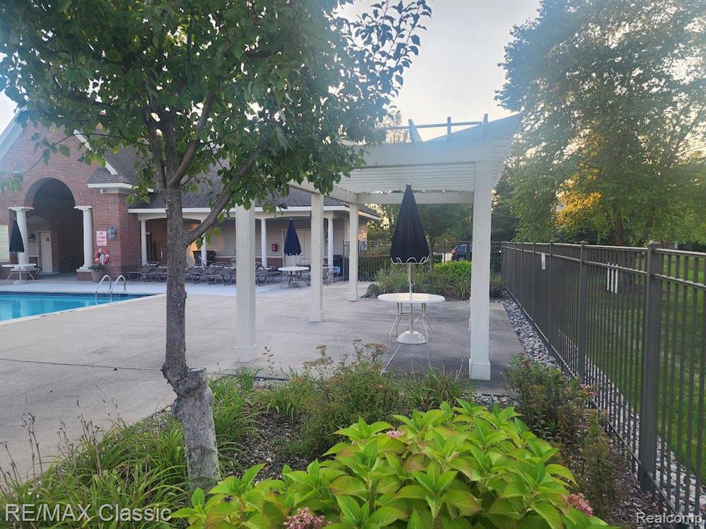 44275 PRINCETON Drive, Clinton Twp, MI 48038 — Photo 44