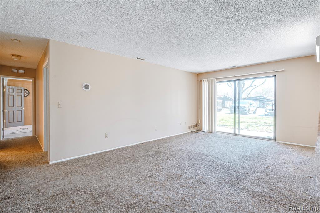 27845 Berrywood Lane, Farmington, MI 48334 — Photo 14