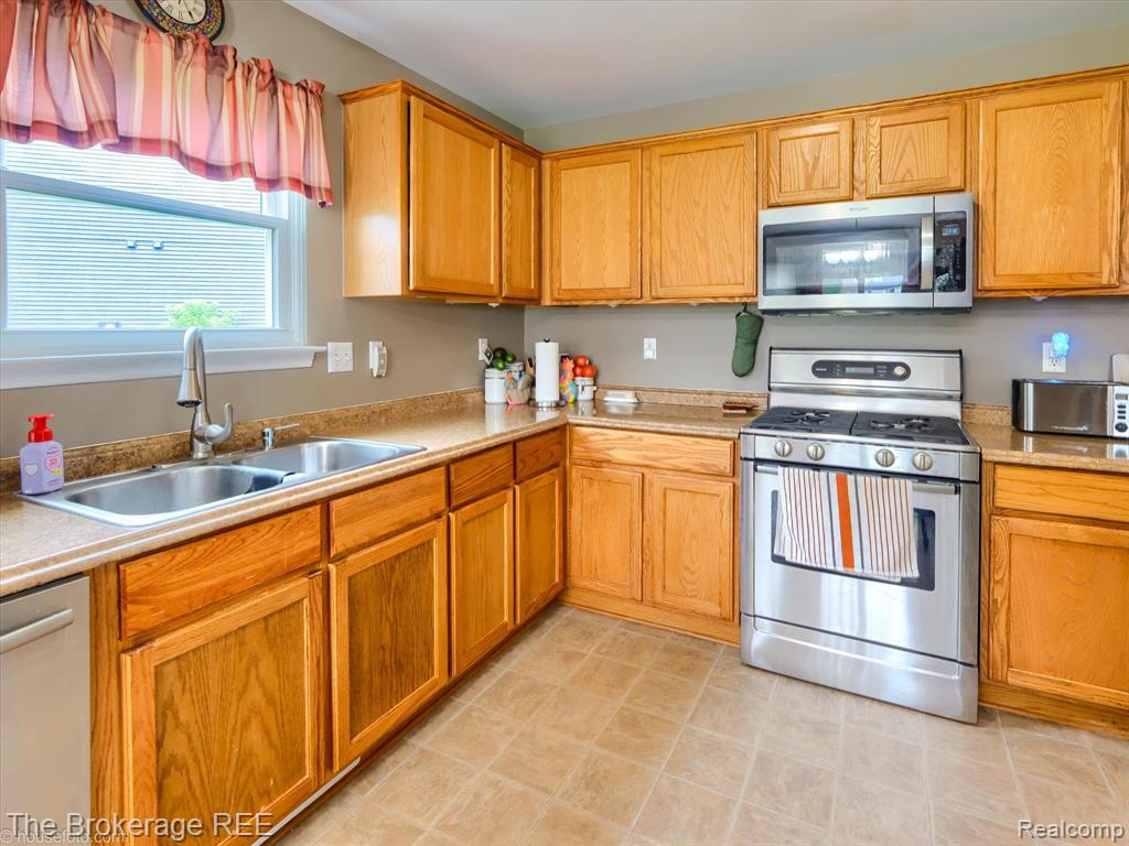822 Alana Court, Davison, MI 48423 — Photo 20