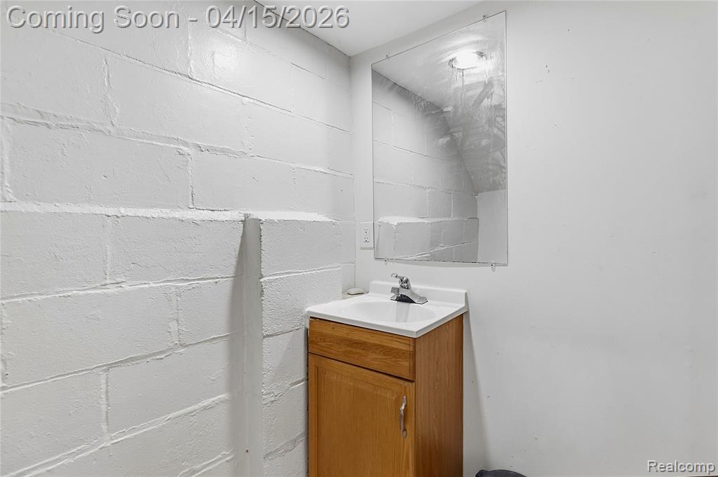 11429 E 8 Mile Road, Warren, MI 48089 — Photo 16