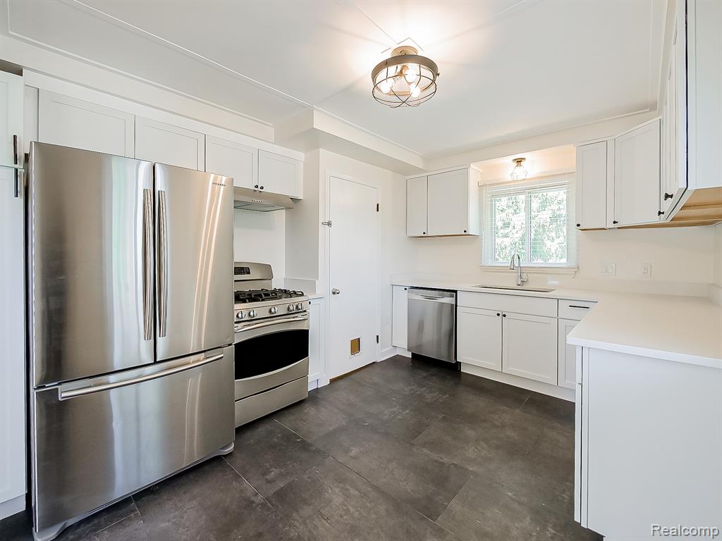 8701 Brookville Road, Plymouth, MI 48170 — Photo 9