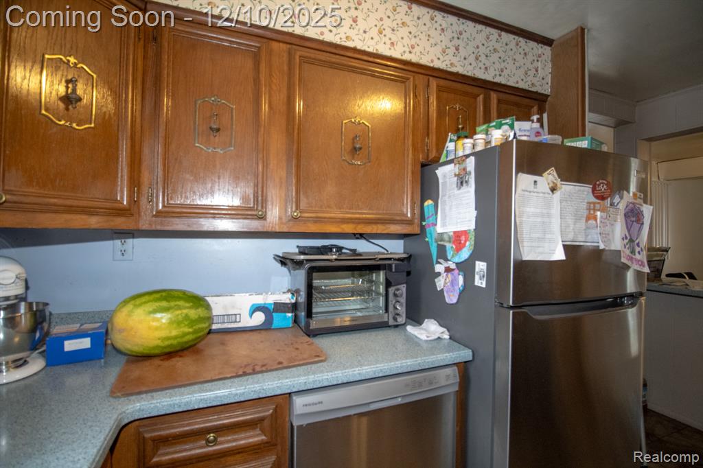 20000 Lancaster Street, Harper Woods, MI 48225 — Photo 13