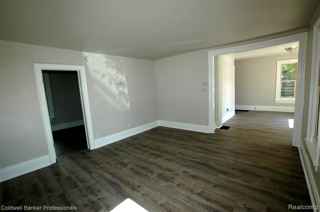 706 N Main Street, Lapeer, MI 48446 — Photo 4