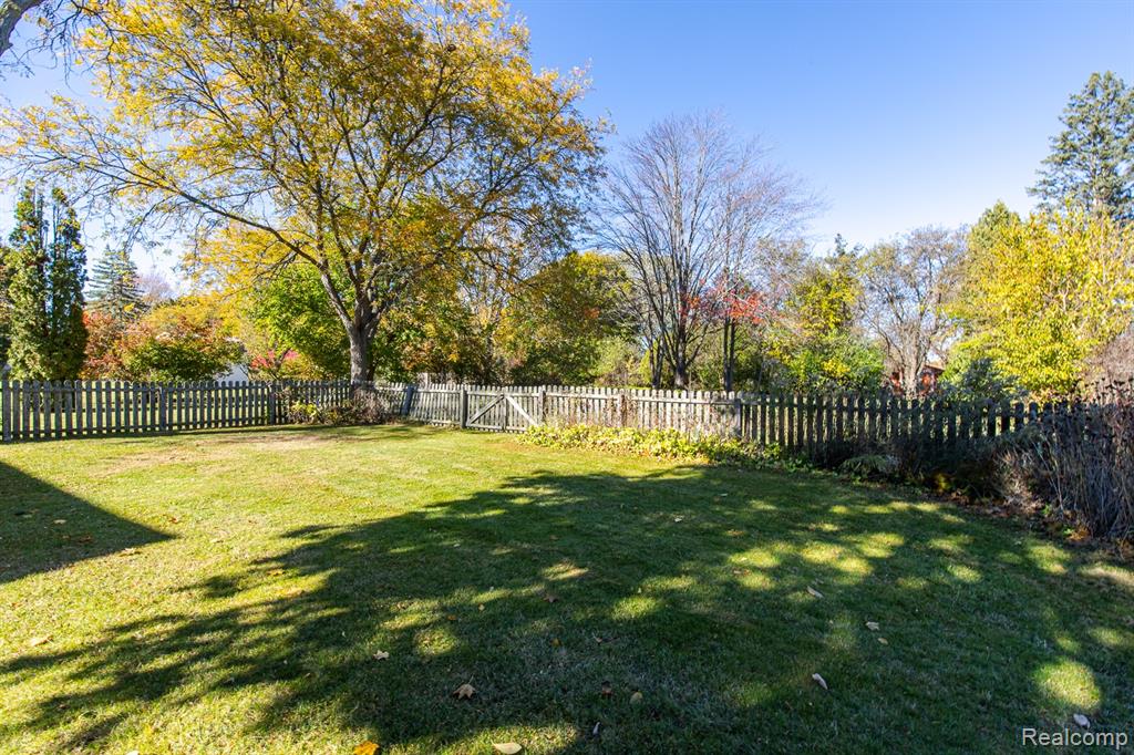 7070 Aldredge Drive, Swartz Creek, MI 48473 — Photo 35