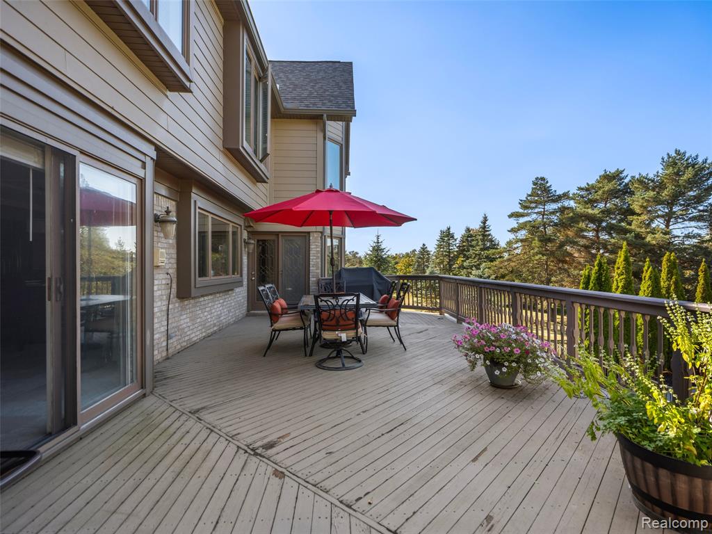 5724 Murfield Drive, Rochester, MI 48306 — Photo 32