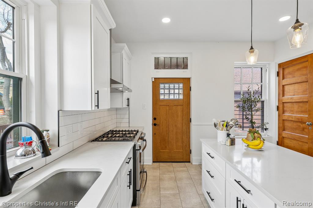610 Chicago Boulevard, Detroit, MI 48202 — Photo 10