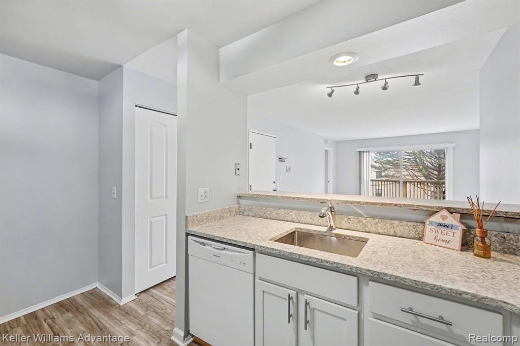 833 Bloomfield Village Boulevard, H, Auburn Hills, MI 48326 — Photo 8
