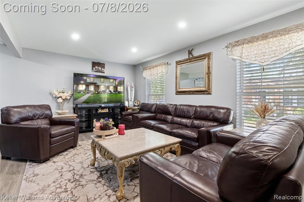 8948 Shawn Drive, Sterling Heights, MI 48312 — Photo 4