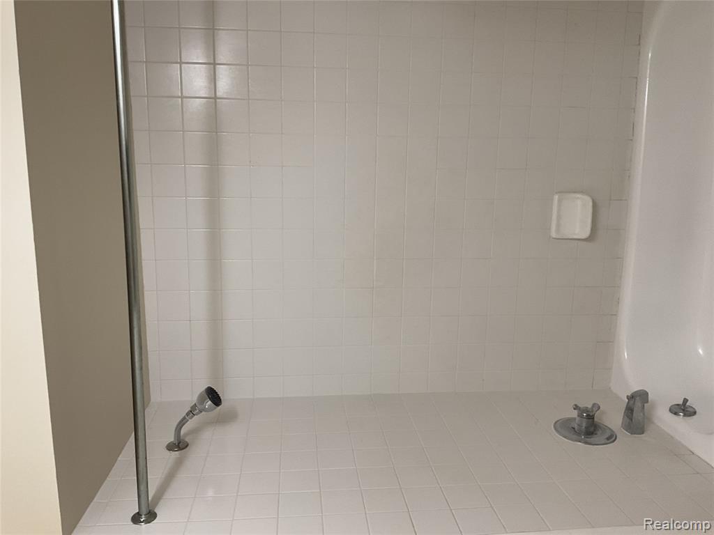 6103 Orchard Lake Road, 203, West Bloomfield, MI — Photo 11