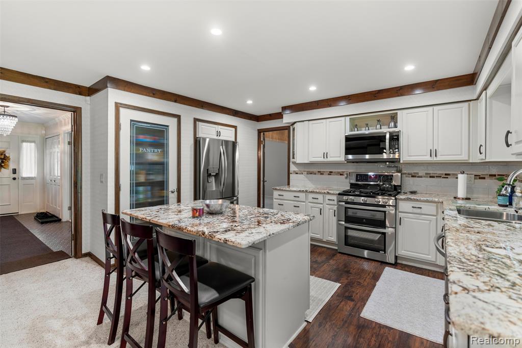 6338 Covered Wagons Trail, Flint, MI 48532 — Photo 25