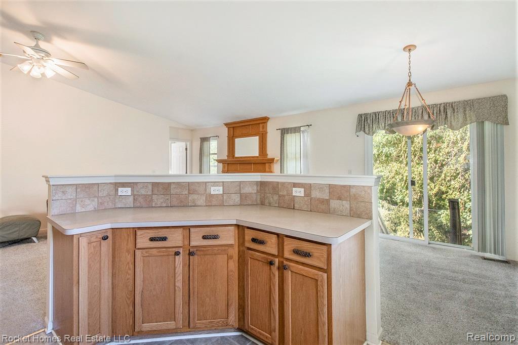 7256 MAPLELAWN Drive, Ypsilanti, MI 48197 — Photo 13