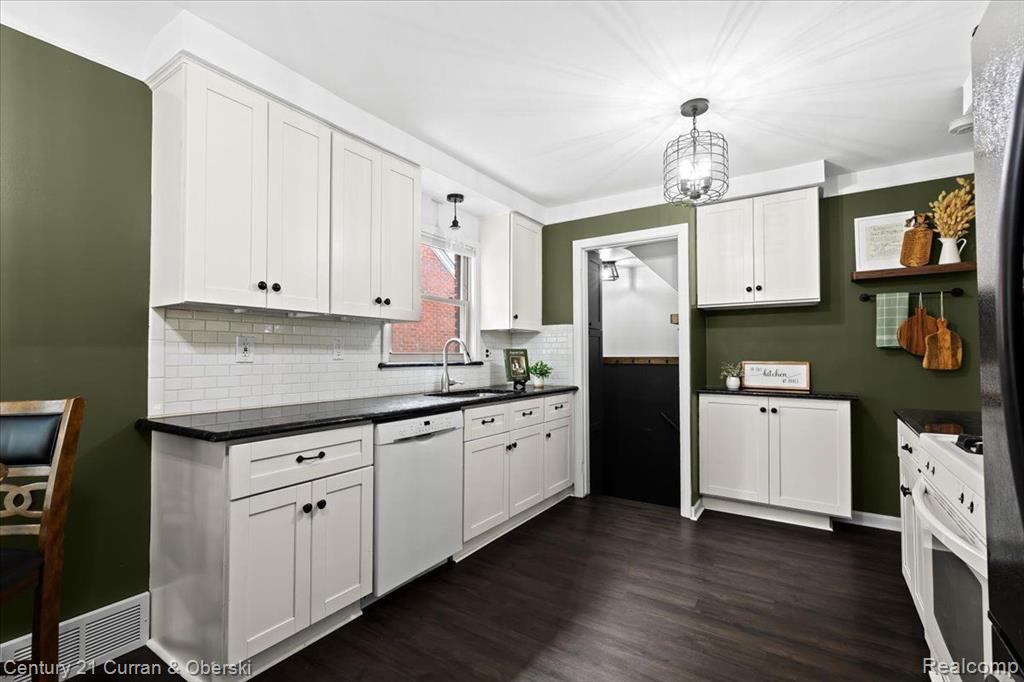 405 N LAFAYETTE Street, Dearborn, MI 48128 — Photo 14