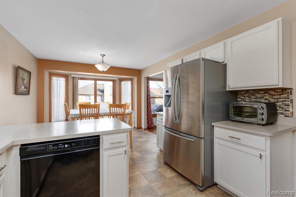 47172 Ellie Drive, Macomb, MI 48044 — Photo 13